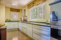A kitchen or kitchenette at Shangri-la