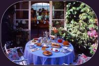 Jedlo v ubytovaní bed & breakfast alebo blízkom okolí