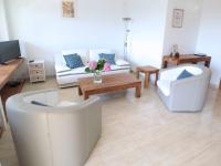 TV a/nebo společenská místnost v ubytování Urcatusa Llevant - Apartamento 6 pax con piscina g27034