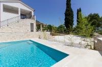 Bazén v ubytování Beautiful villa Irma with private pool near Rovinj nebo v jeho okolí