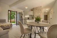 Kuchyň nebo kuchyňský kout v ubytování Beautiful villa Irma with private pool near Rovinj