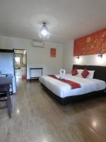 Postel nebo postele na pokoji v ubytování The Krabi Forest Homestay