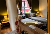 SKYLER GUEST HOUSEにあるベッド