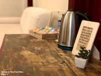 SKYLER GUEST HOUSEにあるコーヒーまたはお茶
