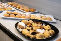 ホテルの敷地内または近くでの食事または食べ物