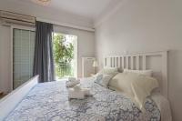 Posteľ alebo postele v izbe v ubytovaní NEW! Bright & Remodeled 1Bed apt 2min Walk to Acropolis