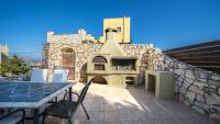 Balkón alebo terasa v ubytovaní Villa Majestic Crete heated pool and sauna