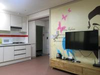 Hotel Joy near Camp Humphresにあるキッチンまたは簡易キッチン
