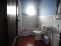 A bathroom at Hostal Venta Liara