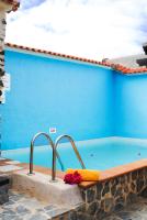 Bazén v ubytování Casa Rural Tile nebo v jeho okolí