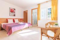 A bed or beds in a room at Apart-rent Casa Grecs 2029