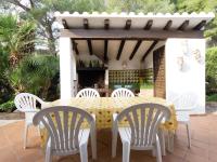 Patio alebo iná vonkajšia časť ubytovania INNOUTHOME Gran villa con piscina torrent del pi