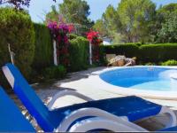 Bazén v ubytovaní INNOUTHOME Gran villa con piscina torrent del pi alebo v jeho blízkosti