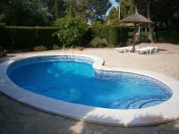 Bazén v ubytovaní INNOUTHOME Gran villa con piscina torrent del pi alebo v jeho blízkosti