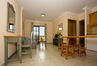 Kuchnia lub aneks kuchenny w obiekcie Residencial el Conde #5