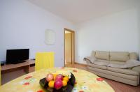 Televízia a/alebo spoločenská miestnosť v ubytovaní Apartments Pela