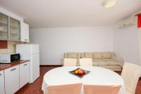 Kuchyňa alebo kuchynka v ubytovaní Apartments Pela
