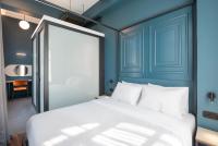 Postel nebo postele na pokoji v ubytování Colors Urban Hotel Thessaloniki
