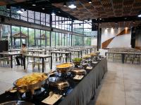 Jídlo v rezortu nebo okolí