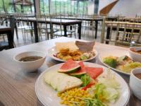 Jídlo v rezortu nebo okolí