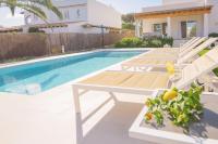 Bazén v ubytování Villa Menorca 16 nebo v jeho okolí