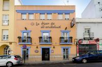 Edificio en el que se encuentra el hostal o pensión