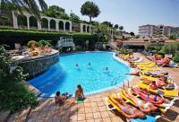 Bazén v ubytování Hotel Guitart Central Park Aqua Resort nebo v jeho okolí
