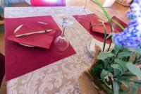 A restaurant or other place to eat at Hostal Rural La Fonda Del Rocio