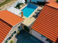 Bazén v ubytování Villa with private pool and terrace nebo v jeho okolí