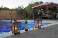 Bazén v ubytování The Blue Leaf Family Villa nebo v jeho okolí