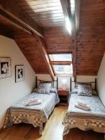 A bed or beds in a room at Apartament Ca de Gallisca