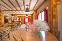 Restaurace v ubytování Hôtel L'Echaillon