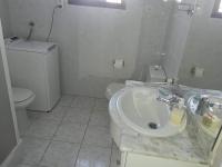 A bathroom at Villa Santa Lucia - 0204