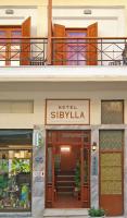 デルフィにあるSibylla Hotelのホテルスカイヴィラ 建物の前に看板