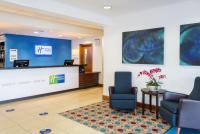 Holiday Inn Express Braintree by IHGのロビーまたはフロント