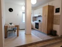 Kuchyňa alebo kuchynka v ubytovaní Apartman DORIS-Sveta Nedelja