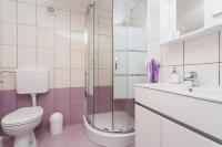 Koupelna v ubytování Apartmani Obala