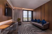 Novotel Christchurch Airportにあるテレビまたはエンターテインメントセンター