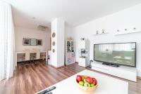 TV a/nebo společenská místnost v ubytování Private Apartment