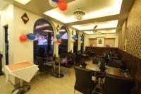 Restaurace v ubytování HOTEL SURYA INTERNATIONAL