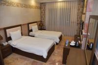 Parezh Hotelにあるベッド