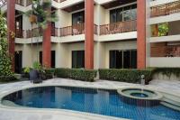 Der Swimmingpool an oder in der Nähe von Sun Hill Hotel Patong