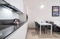 A kitchen or kitchenette at PrimoPiano - Gluck