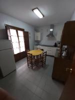 Kuchyň nebo kuchyňský kout v ubytování Apartamento Balcones del Tajo