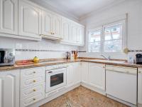 Kuchyň nebo kuchyňský kout v ubytování Villa Eucaliptus by Interhome