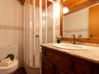 Kúpeľňa v ubytovaní Holiday Home Nellyana by Interhome