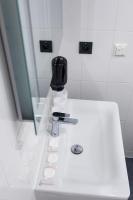 A bathroom at Apart Hotel GOLDEN apartments