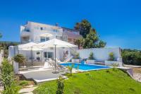Bazén v ubytovaní Luxury villa Punat with pool with sea view , 50m from the beach alebo v jeho blízkosti