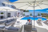 Bazén v ubytovaní Luxury villa Punat with pool with sea view , 50m from the beach alebo v jeho blízkosti