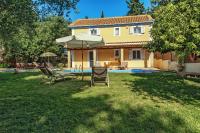 Vonkajšia záhrada v ubytovaní Villa Kardaris